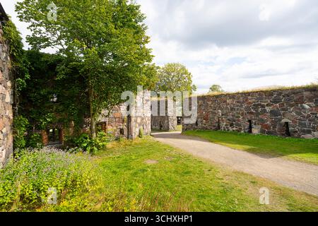 Helsinki, Finnland. August 2025. Die militärischen Befestigungsanlagen rund um die Insel Stockfoto