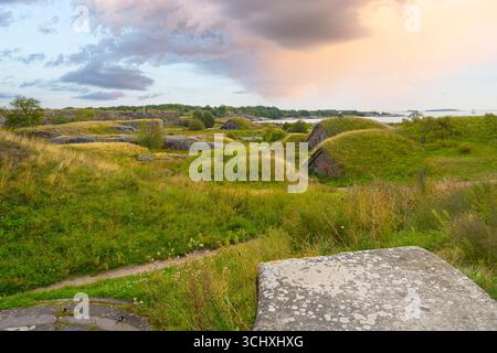 Helsinki, Finnland. August 2025. Die militärischen Befestigungsanlagen rund um die Insel Stockfoto