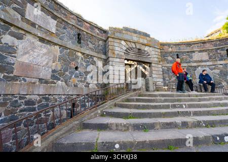 Helsinki, Finnland. August 2025. Die militärischen Befestigungsanlagen rund um die Insel Stockfoto