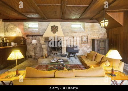 Kaminzimmer, Casa de Sezim, Weingut Grande Escolha in der Region Minho, der Garten von Portugal, Guimaraes, Bezirk Braga, Portugal, Europa, Antenne Stockfoto