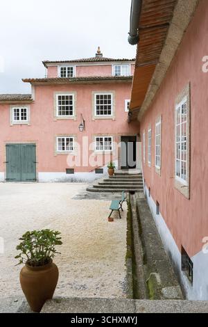 Casa de Sezim, Weingut Grande Escolha in der Region Minho, der Garten Portugals, Nespereira, Bezirk Braga, Portugal, Europa, Vogelperspektive Stockfoto