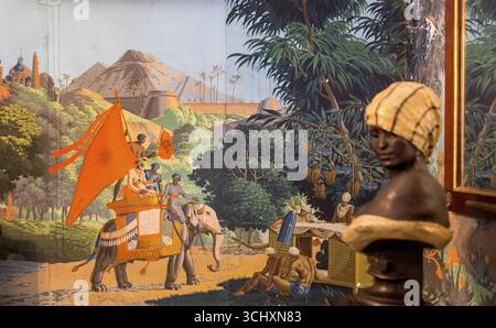 Seidentapete mit fernöstlichen Motiven, Casa de Sezim, Weingut Grande Escolha in der Region Minho, der Garten Portugals, Nespereira, Braga, Stockfoto