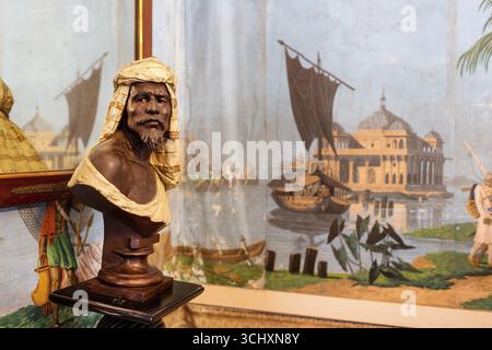 Seidentapete mit fernöstlichen Motiven, Casa de Sezim, Weingut Grande Escolha in der Region Minho, der Garten Portugals, Nespereira, Braga, Stockfoto