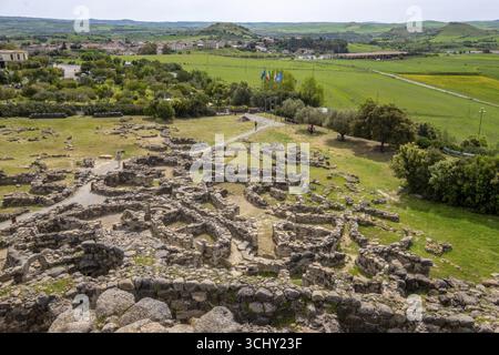 Sardinien, Su Nuraxi, Wohnungen der prähistorischen Nuragic Zivilisation, UNESCO-Weltkulturerbe, alte Festung aus dem Jahr 2000 v. Chr., Felsform Stockfoto