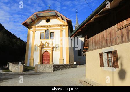 Eglise Saint-Nicolas de Véroce.Saint-Nicolas de Véroce. Haute-Savoie. Auvergne-Rhône-Alpes. Frankreich. Stockfoto