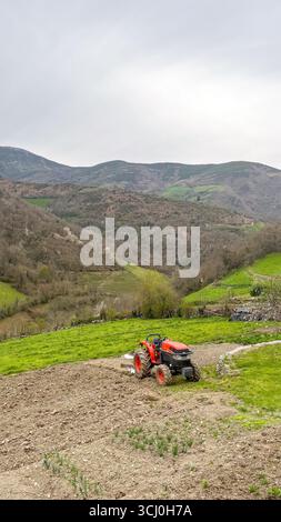 Landschaft rund um das Dorf Trascastro im Leitariegos-Tal in Asturien, Spanien Stockfoto