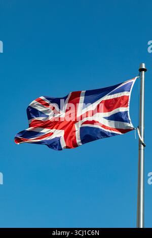Britische Flagge am Fahnenmast Stockfoto