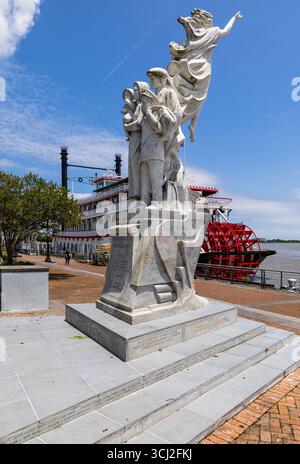 Das Monument für den Immigranten von Franco Alessandrini im Woldenberg Park in New Orleans, Louisiana, USA Stockfoto