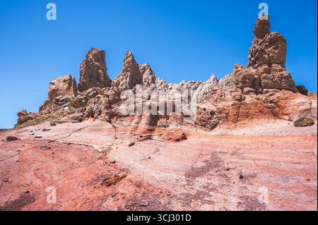 Vulkanische Felsformationen im Teide-Nationalpark, Teneriffa, Kanarische Inseln, Spanien Stockfoto