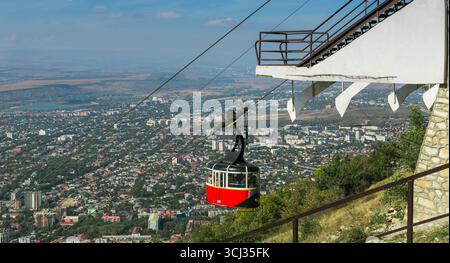 Seilbahn zum Berg Maschuk in Pyatigorsk, Region Stavropol, Russland Stockfoto