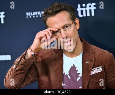 Toronto, Kanada. September 2025. Ryan Reynolds nimmt am Donnerstag, den 4. September 2025, an der Premiere von John Candy: I Like Me in der Roy Thomson Hall in Toronto, Kanada Teil. Das Festival feiert seinen 50. Meilenstein in diesem Jahr und wird 291 Filme aus der ganzen Welt zeigen. Foto: Chris Chew/UPI Credit: UPI/Alamy Live News Stockfoto