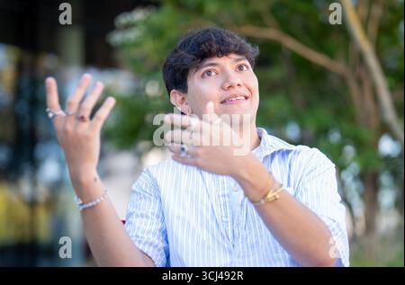 Johannes Pietsch, alias JJ, WSA-Gewinner 2025, am Donnerstag, den 4. September, 2025 in Wien, Österreich, während eines Interviews mit APA - Austria Press Agency über seine neue Single. - 20250904 PD2315 Credit: APA-PictureDesk/Alamy Live News Stockfoto