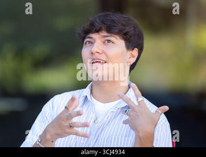 Johannes Pietsch, alias JJ, WSA-Gewinner 2025, am Donnerstag, den 4. September, 2025 in Wien, Österreich, während eines Interviews mit APA - Austria Press Agency über seine neue Single. - 20250904 PD2291 Credit: APA-PictureDesk/Alamy Live News Stockfoto