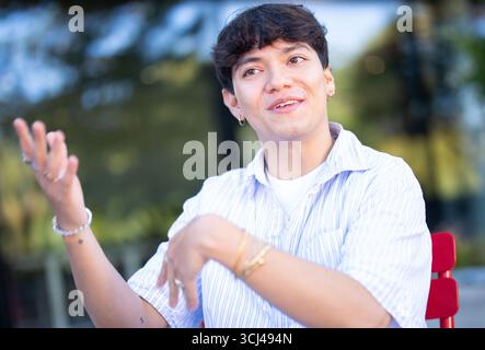 Johannes Pietsch, alias JJ, WSA-Gewinner 2025, am Donnerstag, den 4. September, 2025 in Wien, Österreich, während eines Interviews mit APA - Austria Press Agency über seine neue Single. - 20250904 PD2176 Credit: APA-PictureDesk/Alamy Live News Stockfoto