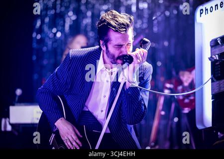 Oslo, Norwegen. September 2025. Die US-amerikanische Band Lord Huron spielt ein Live-Konzert in der Sentrum Scene in Oslo. Hier wird der Sänger und Musiker Ben Schneider live auf der Bühne gesehen. Quelle: Gonzales Photo/Alamy Live News Stockfoto