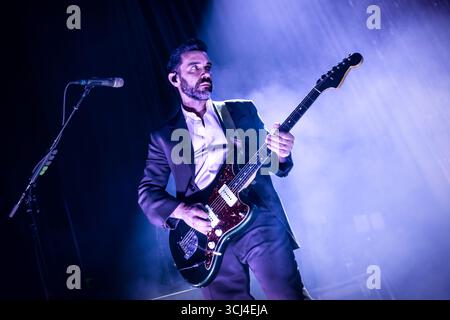 Oslo, Norwegen. September 2025. Die US-amerikanische Band Lord Huron spielt ein Live-Konzert in der Sentrum Scene in Oslo. Hier ist Gitarrist Tom Renaud live auf der Bühne zu sehen. Quelle: Gonzales Photo/Alamy Live News Stockfoto