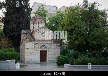 Detail der kleinen Metropole, formal die Kirche St. Eleftherios, eine byzantinische Kirche neben der Metropolitan Kathedrale von Athen Stockfoto