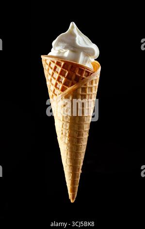 Weißes Eis in einem Kegel Stockfoto