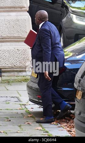 Außenminister David Lammy kommt in der Downing Street 10, London. Bilddatum: Freitag, 5. September 2025. Stockfoto