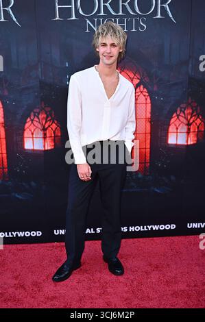 Mason Mecartea bei der Eröffnung der Halloween Horror Nights 2025 in