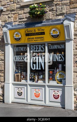 Cheese and Wine Emporium - The Cheshire Cheese Company - Granby Rd, Bakewell, Derbyshire, England, Großbritannien Stockfoto