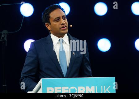 Birmingham NEC. Freitag, 5. September 2025. Zia Yusef, Leiterin der Abteilung Reform Had der Politik, spricht auf der Parteikonferenz. Bridget Catterall/AlamyLiveNews Stockfoto