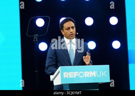 Birmingham NEC. Freitag, 5. September 2025. Zia Yusef, Leiterin der Politik, spricht auf der Konferenz der Reformpartei. Bridget Catterall/AlamyLiveNews Stockfoto