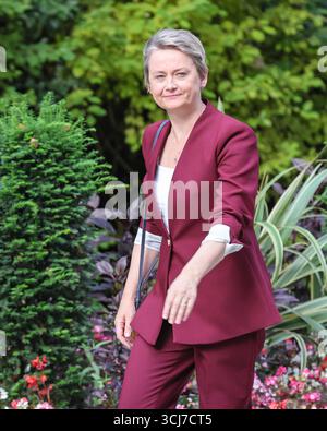 London, Großbritannien. September 2025. Yvette Cooper, neu ernannte Außenministerin und ehemalige Innenministerin, betritt die Downing Street 10 während der Kabinettsumbildung. Quelle: Imageplotter/Alamy Live News Stockfoto