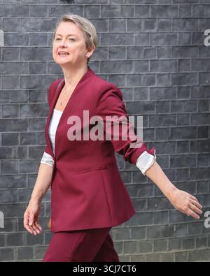 London, Großbritannien. September 2025. Yvette Cooper, neu ernannte Außenministerin und ehemalige Innenministerin, betritt die Downing Street 10 während der Kabinettsumbildung. Quelle: Imageplotter/Alamy Live News Stockfoto
