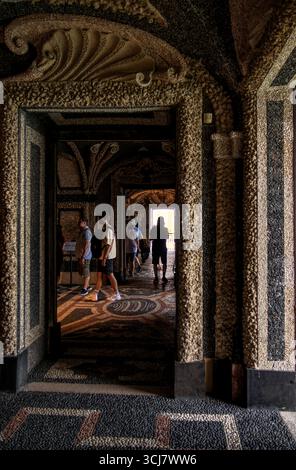 STRESA, ITALIEN 5. AUGUST 2025: Innenraum des Borromeo-Palastes auf der Isola Bella am Lago Maggiore im Piemont. Stockfoto