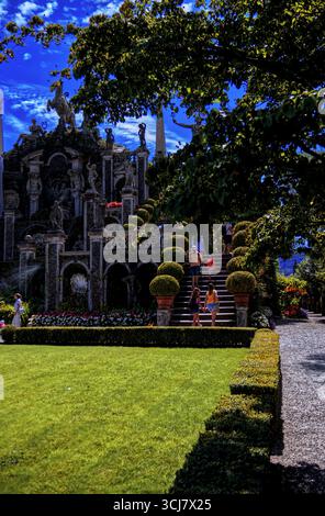 STRESA, ITALIEN 5. AUGUST 2025: Gärten des Borromeo-Palastes auf der Isola Bella am Lago Maggiore im Piemont. Stockfoto
