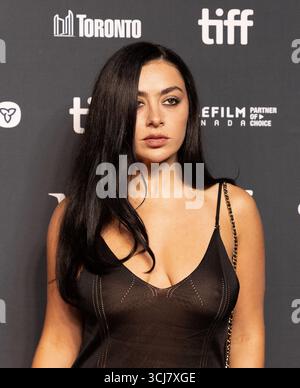 Toronto, Kanada. September 2025. Charli XCX nimmt an der Premiere von „Erupcja“ während des Toronto International Film Festivals 2025 bei der TIFF Lightbox am 4. September 2025 in Toronto, Ontario Teil. Foto: Picjer/imageSPACE Credit: Imagespace/Alamy Live News Stockfoto