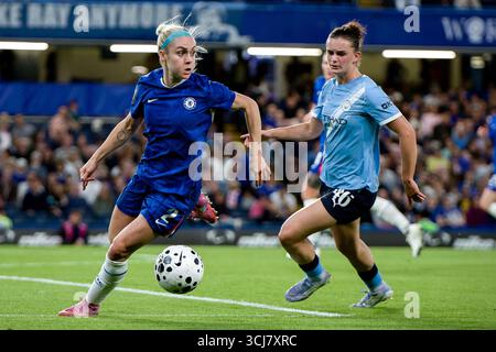 London, Großbritannien. September 2025. London, England, 05. September 2025: Ellie Carpenter (2 Chelsea) in Aktion während des Womens Super League-Spiels zwischen Chelsea und Manchester City an der Stamford Bridge in London. (Foto: Pedro Porru/Sports Press Photo/SPP) Credit: SPP Sport Press Photo. /Alamy Live News Stockfoto