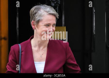 London, Großbritannien. September 2025. Yvette Cooper, neu ernannte Außenministerin und ehemalige Innenministerin, verlässt die Downing Street 10 nach einem Treffen mit dem Premierminister während der Kabinettsumbildung. Quelle: Imageplotter/Alamy Live News Stockfoto