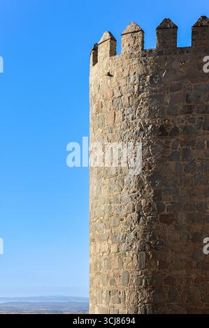 Ein guter Wächter: Die prächtigen alten Mauern von Ávila Stockfoto