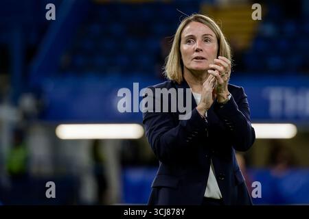 London, Großbritannien. September 2025. London, England, 05. September 2025: Sonia Bompastor (Chelsea-Managerin) nach dem Spiel der Womens Super League zwischen Chelsea und Manchester City an der Stamford Bridge in London. (Foto: Pedro Porru/Sports Press Photo/SPP) Credit: SPP Sport Press Photo. /Alamy Live News Stockfoto