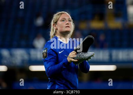 London, Großbritannien. September 2025. London, England, 05. September 2025: Erin Cuthbert (8 Chelsea) nach dem Spiel der Womens Super League zwischen Chelsea und Manchester City an der Stamford Bridge in London. (Foto: Pedro Porru/Sports Press Photo/SPP) Credit: SPP Sport Press Photo. /Alamy Live News Stockfoto