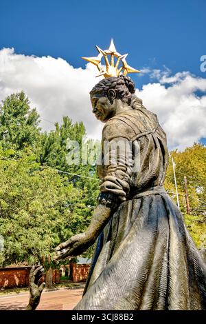 Harriet Tubman Bronzestatue in Cambridge, Maryland, zu Ehren des Führers der Underground Railroad und der afroamerikanischen Geschichte. Stockfoto