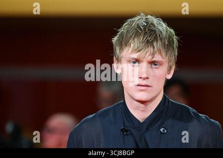 Venedig, Italien. September 2025. Enzo Brumm nahm an der Silent Friend Premiere im Rahmen des 82. Internationalen Filmfestivals von Venedig am 5. September 2025 im Lido in Venedig teil. Foto: Aurore Marechal/ABACAPRESS.COM Credit: Abaca Press/Alamy Live News Stockfoto