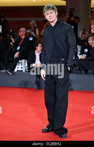 Venedig, Italien. September 2025. Enzo Brumm nahm an der Silent Friend Premiere im Rahmen des 82. Internationalen Filmfestivals von Venedig am 5. September 2025 im Lido in Venedig teil. Foto: Aurore Marechal/ABACAPRESS.COM Credit: Abaca Press/Alamy Live News Stockfoto