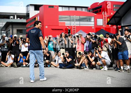 Piombino, Piombino, Italien. September 2025. 55 Carlos Sainz vom Team Atlassian Williams Racing, Williams Mercedes FW47, im Paddock, während der FIA Formel 1 Weltmeisterschaft Pirelli Gran Premio d'Italia 2025, 05. September, in Monza, Italien (Credit Image: © Luca Barsali/ZUMA Press Wire) NUR REDAKTIONELLE VERWENDUNG! Nicht für kommerzielle ZWECKE! Stockfoto