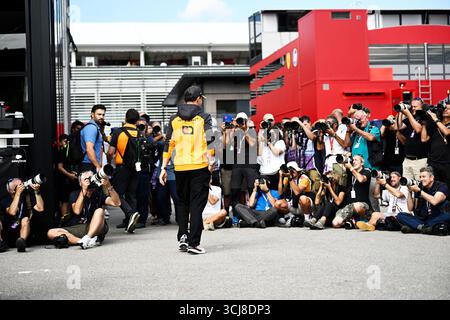 Piombino, Piombino, Italien. September 2025. 4 Lando Norris vom Team McLaren Formel-1-Team, McLaren Mercedes MCL39, im Paddock, während der FIA Formel-1-Weltmeisterschaft Formel-1-Pirelli Gran Premio d'Italia 2025, 05. September, in Monza, Italien (Credit Image: © Luca Barsali/ZUMA Press Wire) NUR REDAKTIONELLE VERWENDUNG! Nicht für kommerzielle ZWECKE! Stockfoto