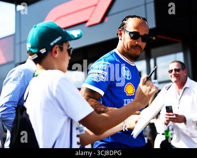 Piombino, Piombino, Italien. September 2025. 44 Lewis Hamilton vom Team Scuderia Ferrari HP, Ferrari SF-25, in Paddock, während der FIA Formel 1 Weltmeisterschaft Pirelli Gran Premio d'Italia 2025, 05. September, in Monza, Italien (Foto: © Luca Barsali/ZUMA Press Wire) NUR REDAKTIONELLE VERWENDUNG! Nicht für kommerzielle ZWECKE! Stockfoto