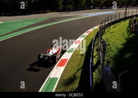 Piombino, Piombino, Italien. September 2025. 16 Charles Leclerc vom Team Scuderia Ferrari HP, Ferrari SF-25, sie werden während der FIA Formel 1 Weltmeisterschaft Pirelli Gran Premio d'Italia 2025, 5. September, in Monza, Italien (Foto: © Luca Barsali/ZUMA Press Wire) NUR REDAKTIONELLE VERWENDUNG! Nicht für kommerzielle ZWECKE! Stockfoto
