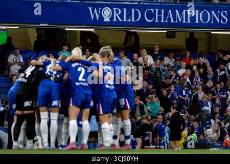 London, Großbritannien. September 2025. London, England, 05. September 2025: Spieler von Chelsea vor dem Spiel der Womens Super League zwischen Chelsea und Manchester City an der Stamford Bridge in London. (Foto: Pedro Porru/Sports Press Photo/SPP) Credit: SPP Sport Press Photo. /Alamy Live News Stockfoto