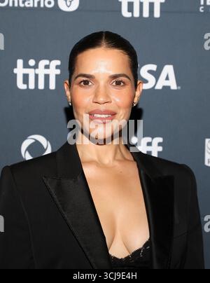 Toronto, Kanada. September 2025. America Ferrera besucht die Premiere von „The Lost Bus“ während des Toronto International Film Festivals 2025 im Princess of Wales Theatre am 5. September 2025 in Toronto, Ontario. Foto: Picjer/imageSPACE Credit: Imagespace/Alamy Live News Stockfoto