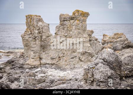 Rauks am Strand des Naturparks Langhammar auf der Insel Fårö, Gotland, Schweden Stockfoto