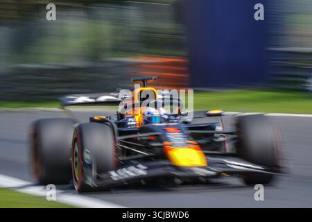 Max Verstappen aus den Niederlanden fährt auf dem (1) Oracle Red Bull Racing RB21 Credit: Luca Rossini/Alamy Live News Stockfoto