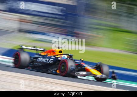 Max Verstappen aus den Niederlanden fährt auf dem (1) Oracle Red Bull Racing RB21 Credit: Luca Rossini/Alamy Live News Stockfoto