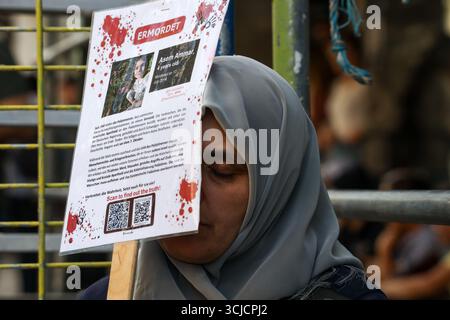 Düsseldorf, Accra, Deutschland. September 2025. Menschen demonstrieren auf den Straßen Düsseldorfs, um sich dem Krieg in Gaza und dem Völkermord an den Palästinensern zu widersetzen. (Kreditbild: © Julius Mortsi/ZUMA Press Wire) NUR REDAKTIONELLE VERWENDUNG! Nicht für kommerzielle ZWECKE! Quelle: ZUMA Press, Inc./Alamy Live News Stockfoto